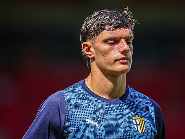 Jadi Target Liverpool, Parma Pasang Harga Tinggi untuk Giovanni Leoni